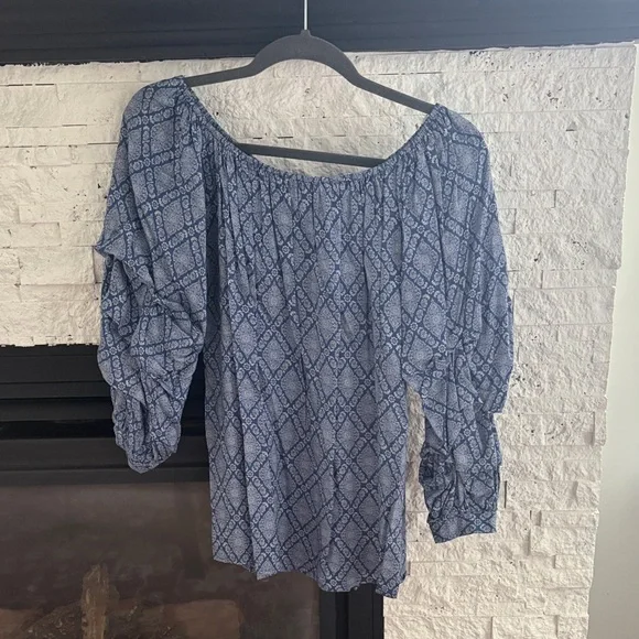 Blue Patterned Off-Shoulder Top - Picture 4 of 4